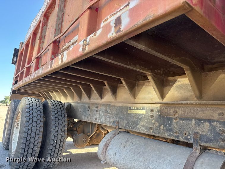 image for item NJ9253 1994 White GMC WG dump truck