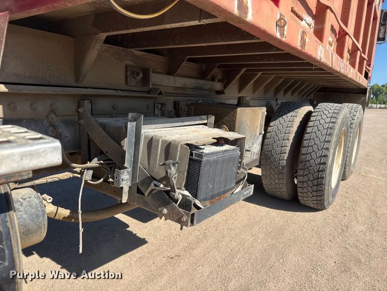 image for item NJ9253 1994 White GMC WG dump truck
