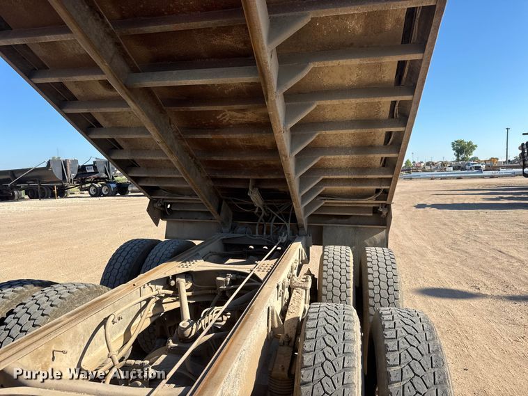 image for item NJ9253 1994 White GMC WG dump truck