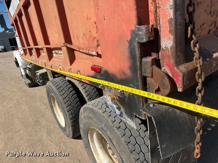 image for item NJ9253 1994 White GMC WG dump truck