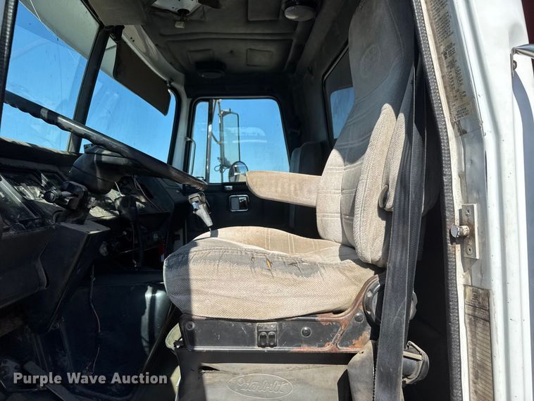 image for item NJ9253 1994 White GMC WG dump truck