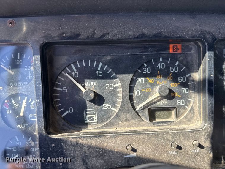 image for item NJ9253 1994 White GMC WG dump truck