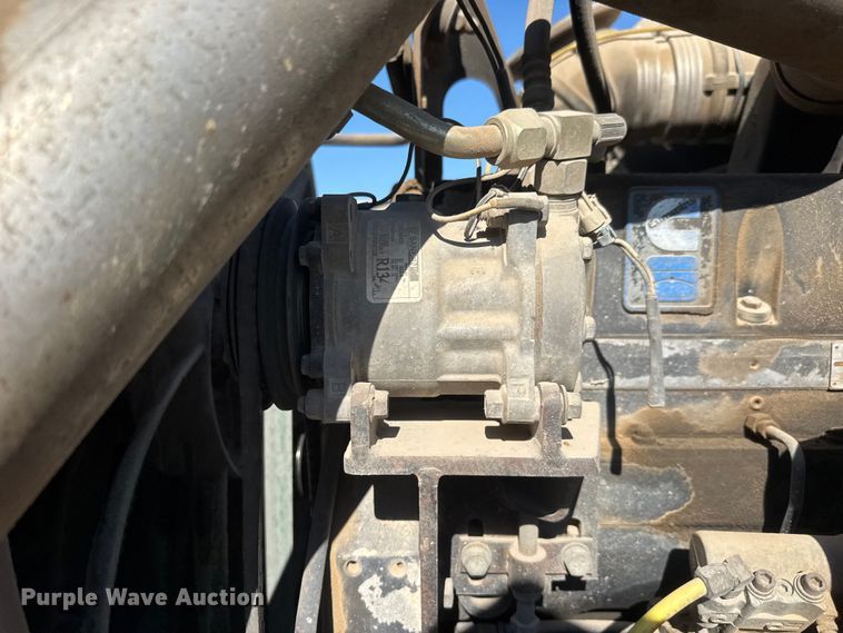 image for item NJ9253 1994 White GMC WG dump truck