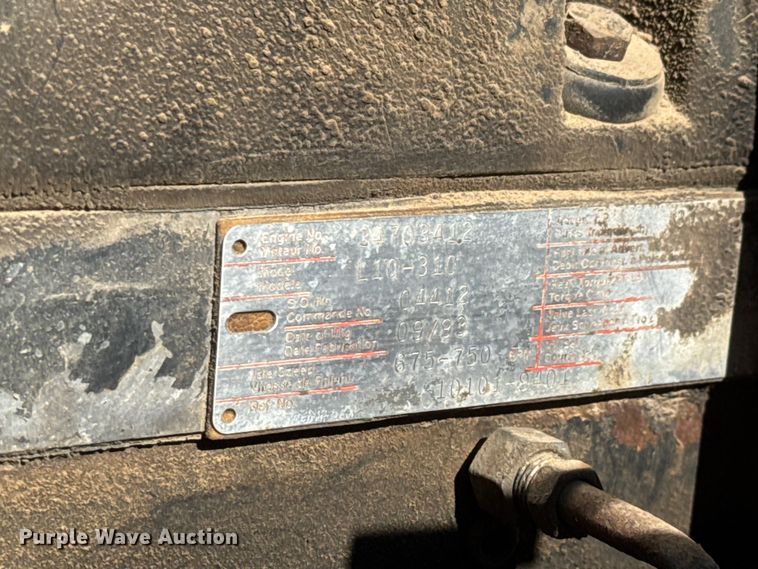 image for item NJ9253 1994 White GMC WG dump truck