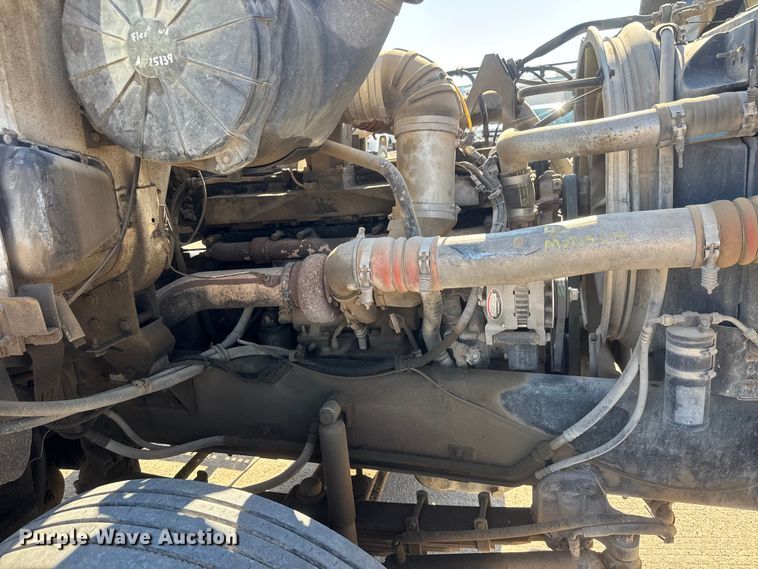 image for item NJ9253 1994 White GMC WG dump truck