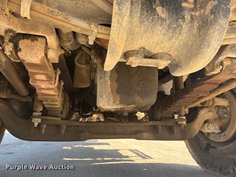 image for item NJ9253 1994 White GMC WG dump truck