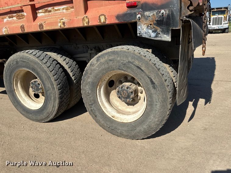 image for item NJ9253 1994 White GMC WG dump truck