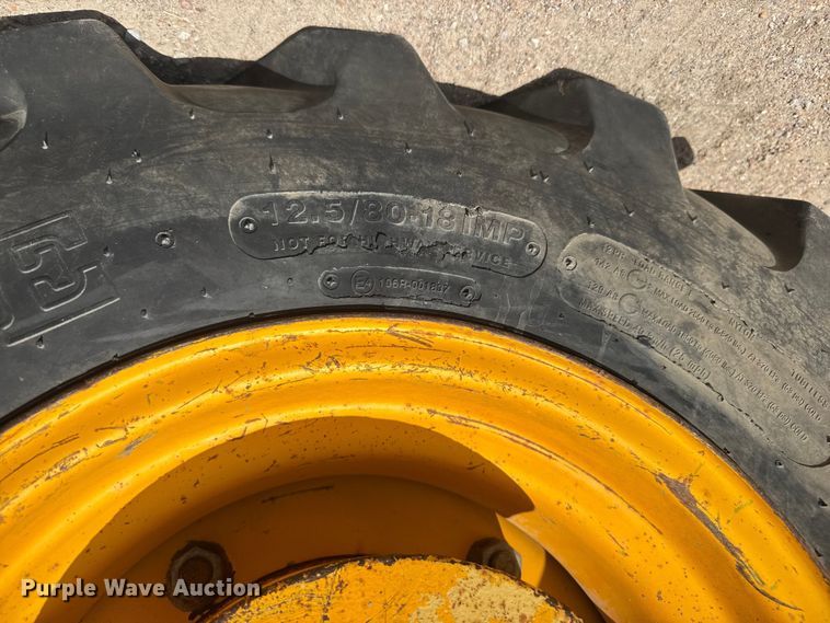 image for item NJ9254 JCB 210SU landscape tractor