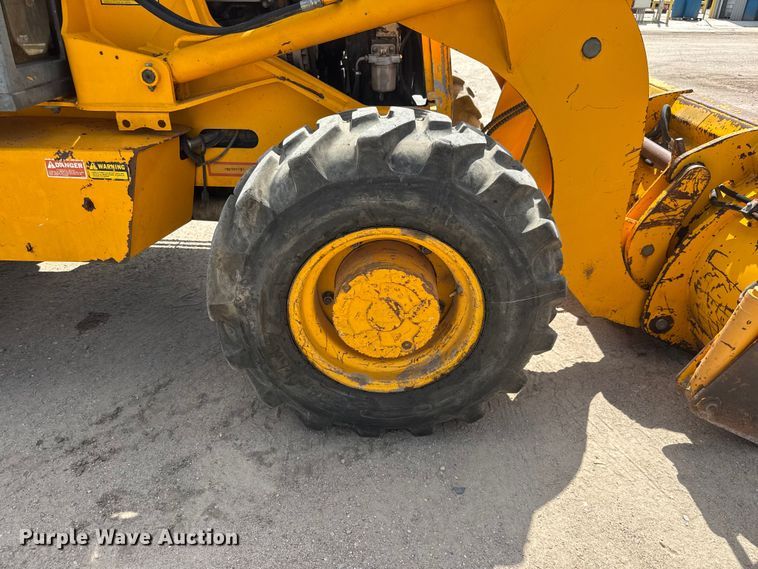 image for item NJ9254 JCB 210SU landscape tractor