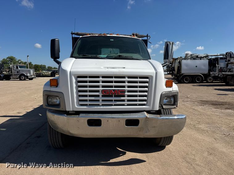 image for item NJ9255 2007 GMC C7500 dump truck