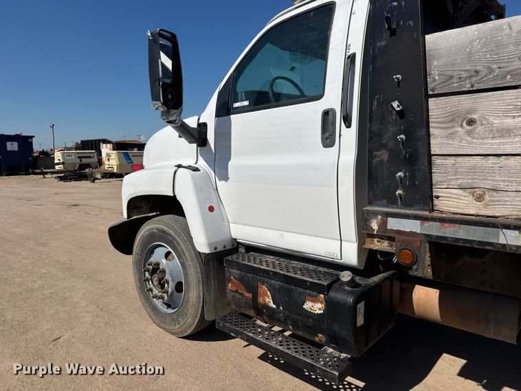 image for item NJ9255 2007 GMC C7500 dump truck
