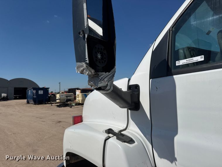 image for item NJ9255 2007 GMC C7500 dump truck