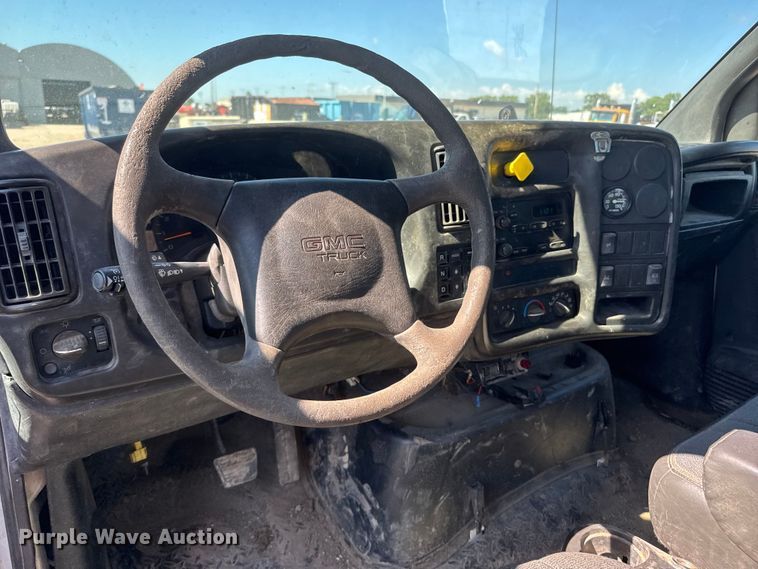 image for item NJ9255 2007 GMC C7500 dump truck
