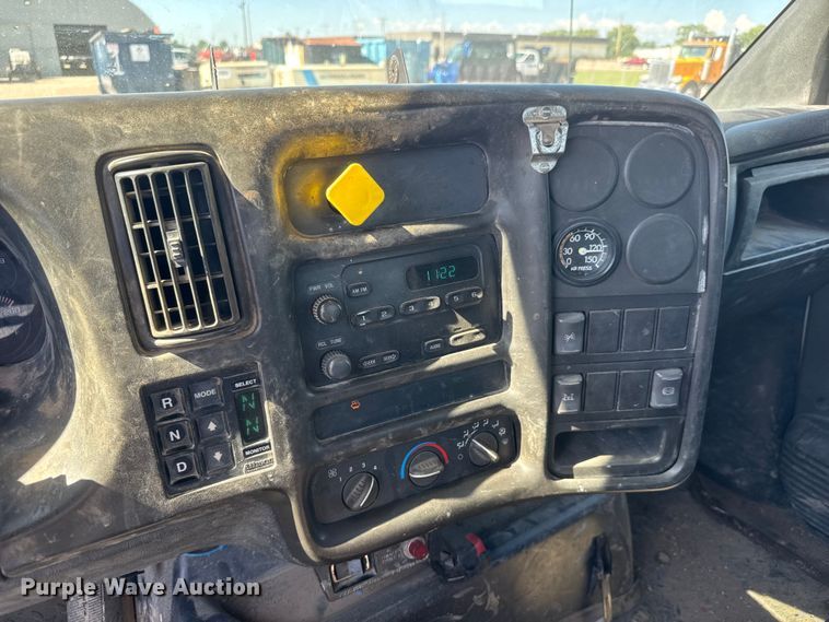 image for item NJ9255 2007 GMC C7500 dump truck