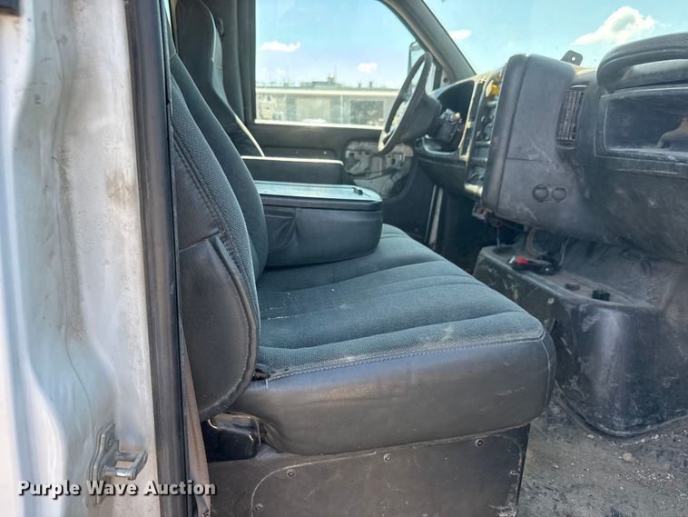 image for item NJ9255 2007 GMC C7500 dump truck