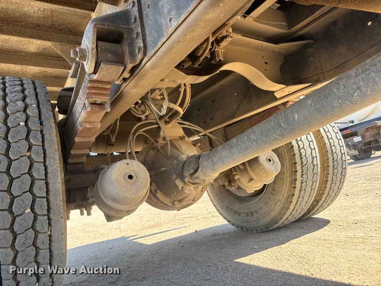 image for item NJ9255 2007 GMC C7500 dump truck