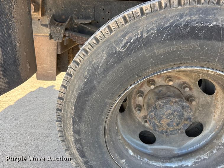 image for item NJ9255 2007 GMC C7500 dump truck