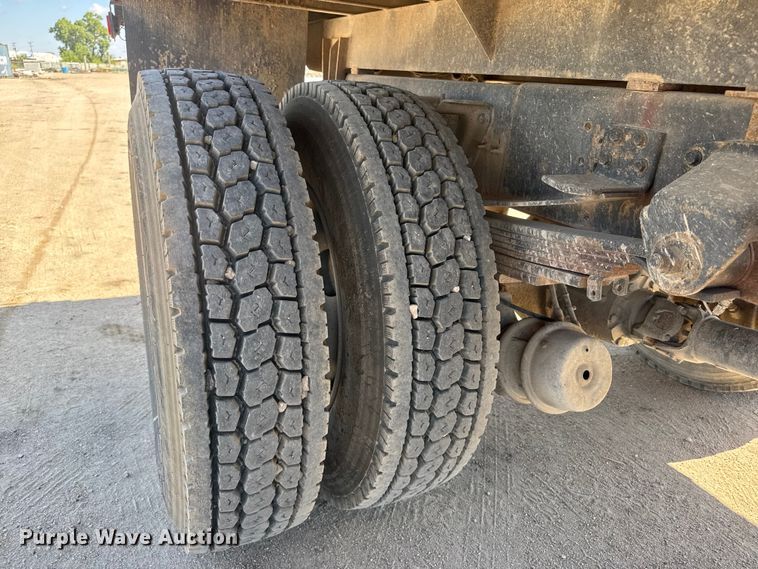 image for item NJ9255 2007 GMC C7500 dump truck