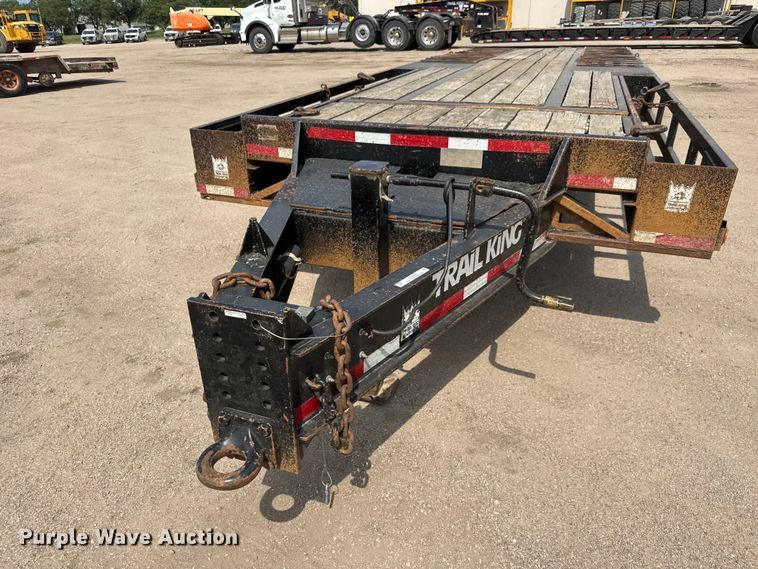 image for item NJ9258 2001 Trail King TKT20 tilt deck equipment trailer