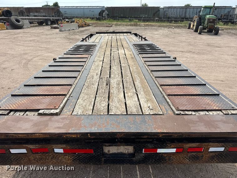 image for item NJ9258 2001 Trail King TKT20 tilt deck equipment trailer