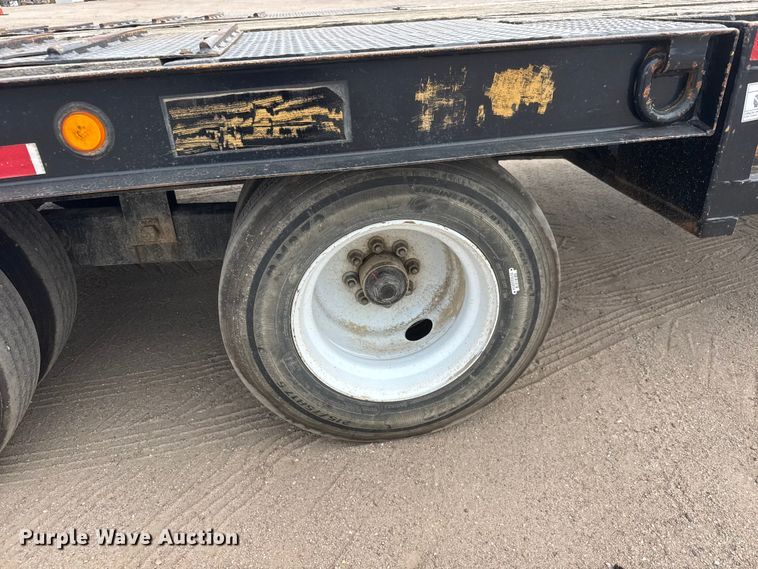 image for item NJ9258 2001 Trail King TKT20 tilt deck equipment trailer
