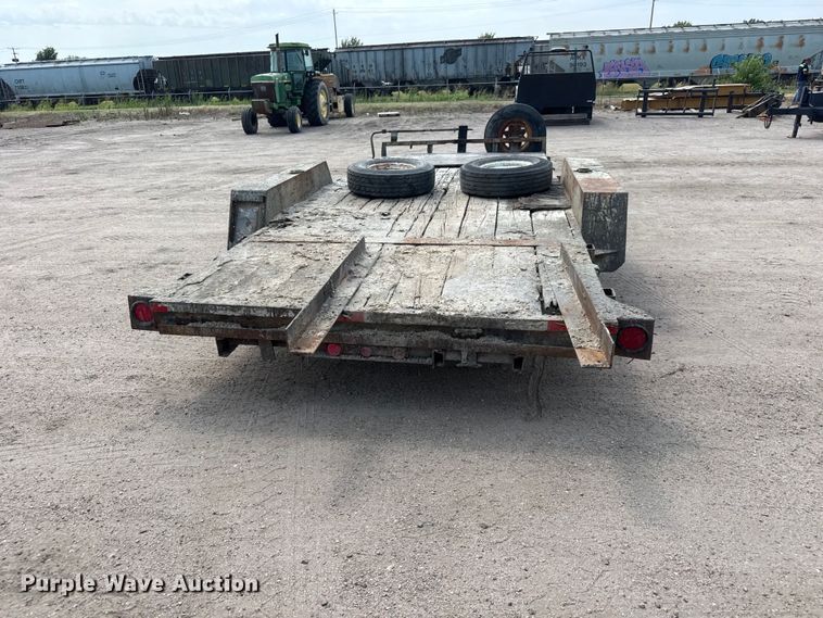 image for item NJ9259 1994 Gold Star flatbed trailer