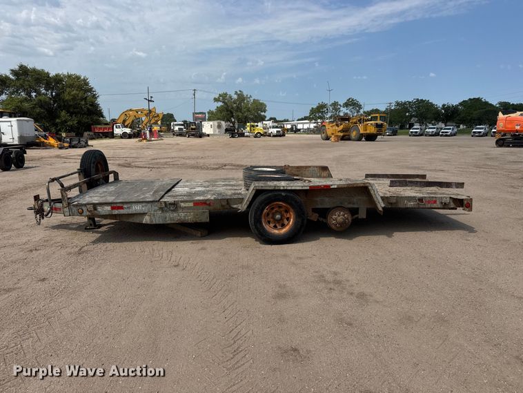 image for item NJ9259 1994 Gold Star flatbed trailer