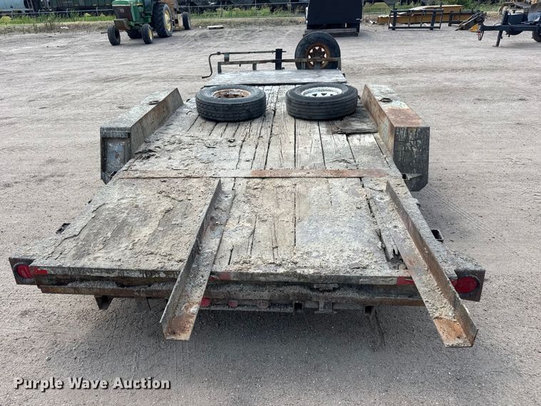 image for item NJ9259 1994 Gold Star flatbed trailer