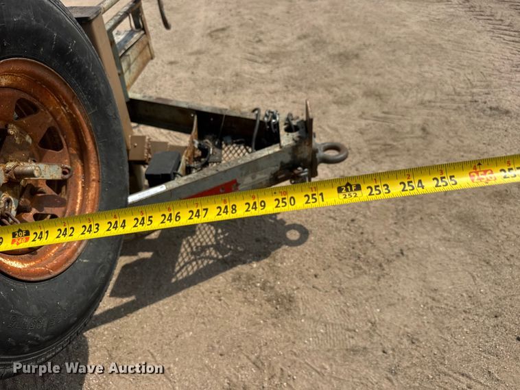 image for item NJ9259 1994 Gold Star flatbed trailer