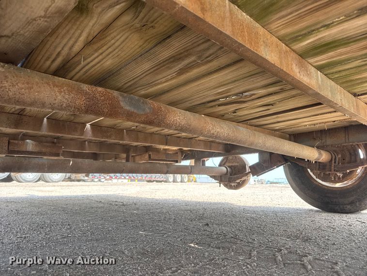 image for item NJ9259 1994 Gold Star flatbed trailer