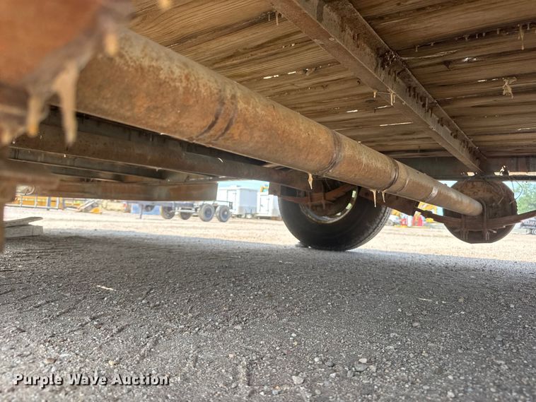 image for item NJ9259 1994 Gold Star flatbed trailer