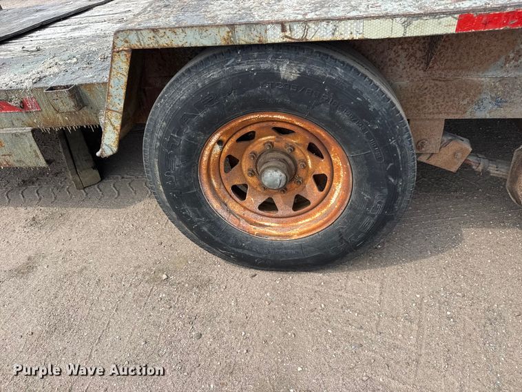 image for item NJ9259 1994 Gold Star flatbed trailer