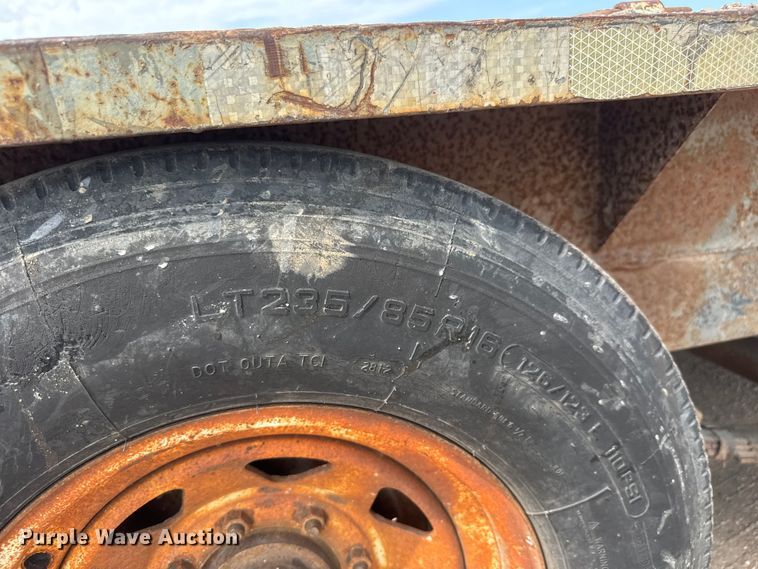 image for item NJ9259 1994 Gold Star flatbed trailer