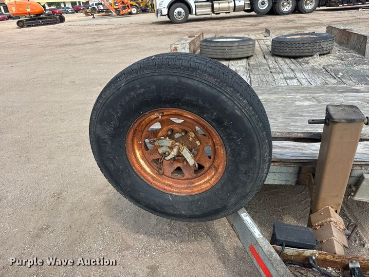 image for item NJ9259 1994 Gold Star flatbed trailer