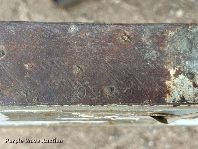 image for item NJ9259 1994 Gold Star flatbed trailer