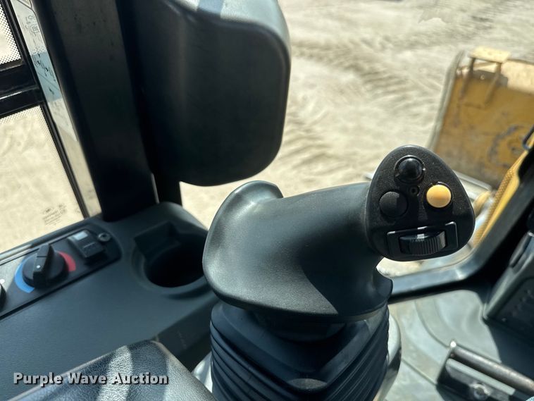 image for item NJ9260 2013 Caterpillar D5K2 XL dozer