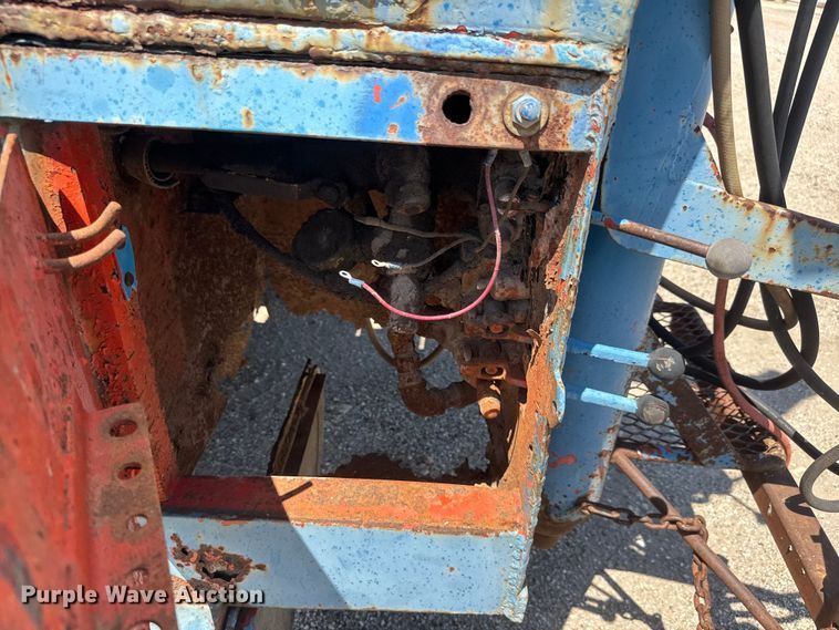 image for item NJ9265 1992 Ford Aeromax L9000 pulling truck