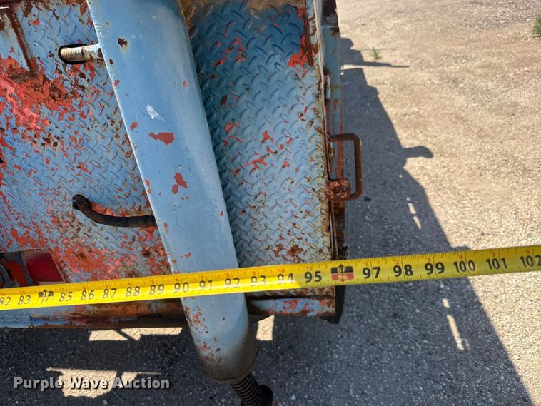 image for item NJ9265 1992 Ford Aeromax L9000 pulling truck
