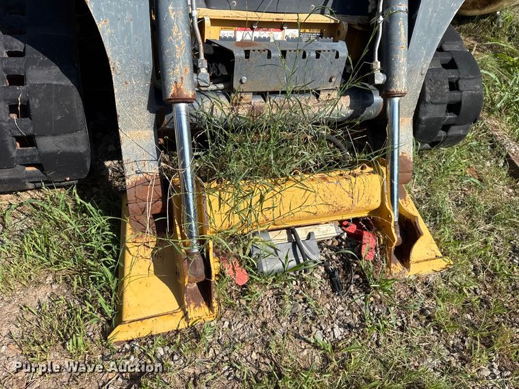 image for item NK9245 2015 John Deere 323E tracked skid steer loader