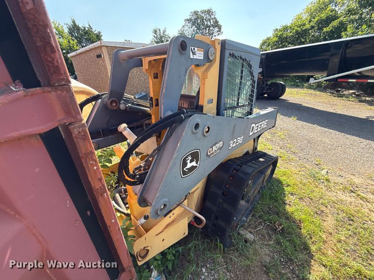 image for item NK9245 2015 John Deere 323E tracked skid steer loader