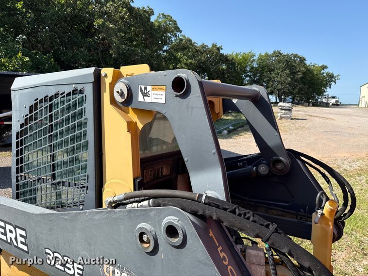 image for item NK9245 2015 John Deere 323E tracked skid steer loader