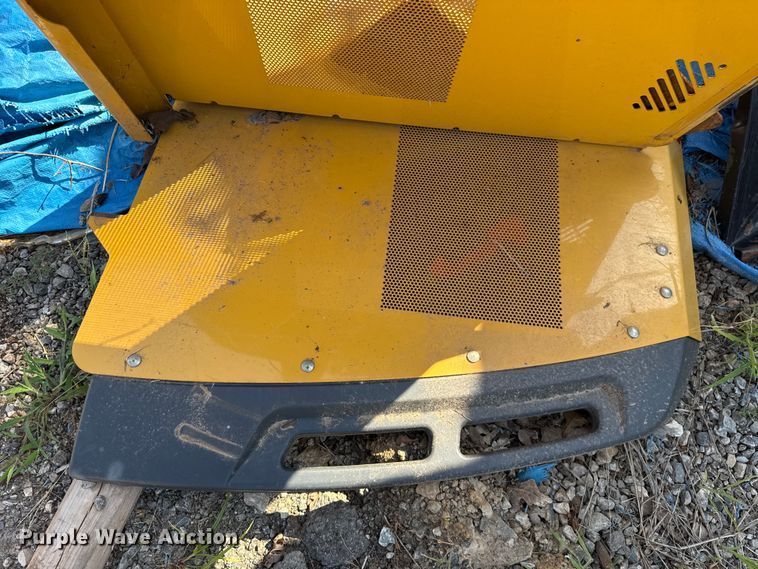image for item NK9245 2015 John Deere 323E tracked skid steer loader