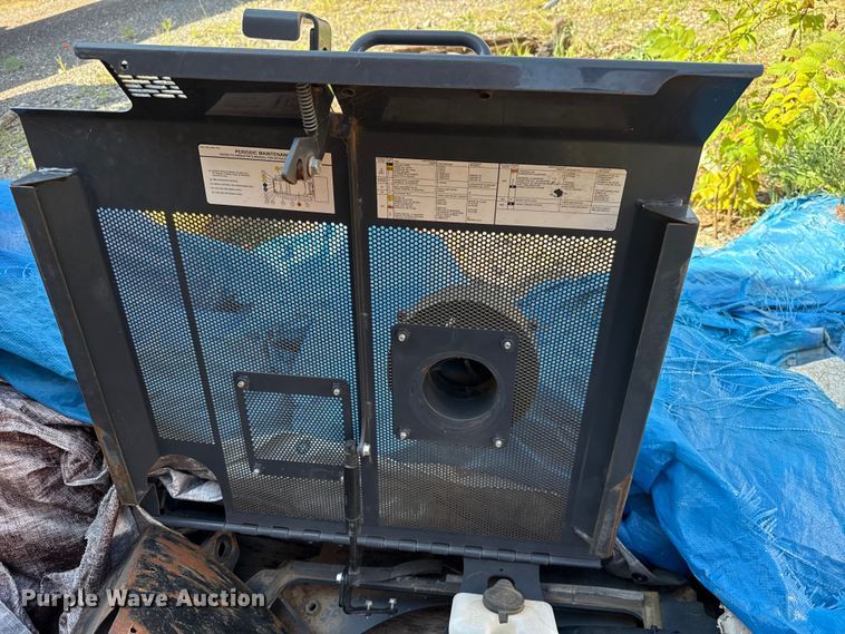 image for item NK9245 2015 John Deere 323E tracked skid steer loader