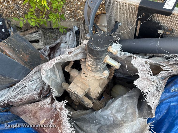image for item NK9245 2015 John Deere 323E tracked skid steer loader