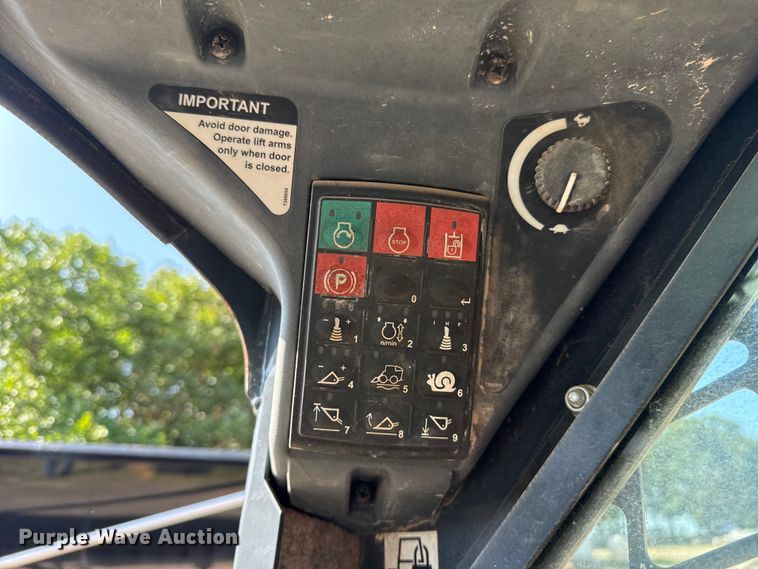 image for item NK9245 2015 John Deere 323E tracked skid steer loader