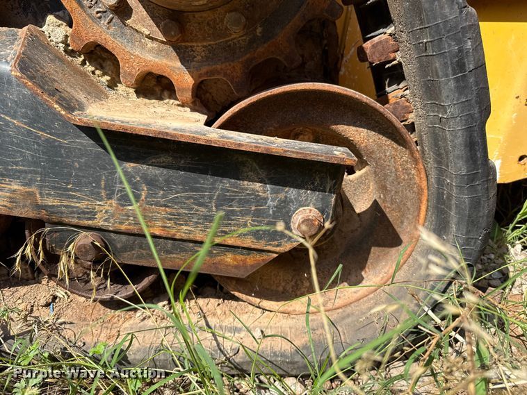image for item NK9245 2015 John Deere 323E tracked skid steer loader