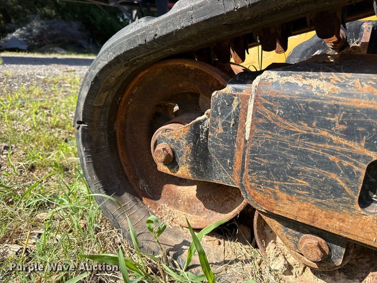 image for item NK9245 2015 John Deere 323E tracked skid steer loader