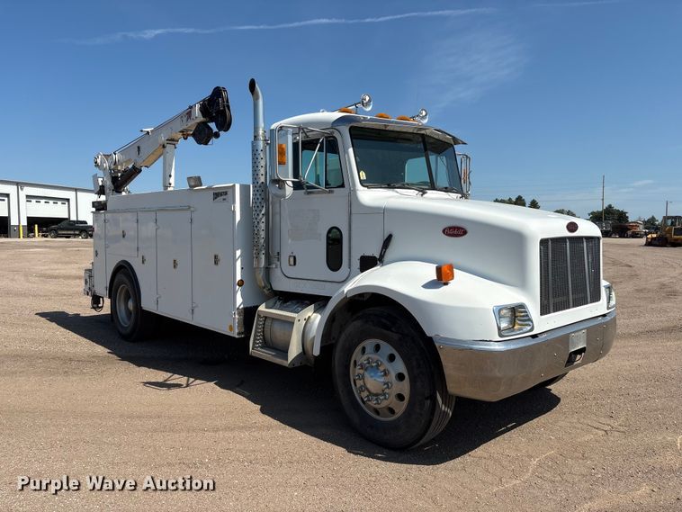 image for item NM9805 2000 Peterbilt 330 Service Truck