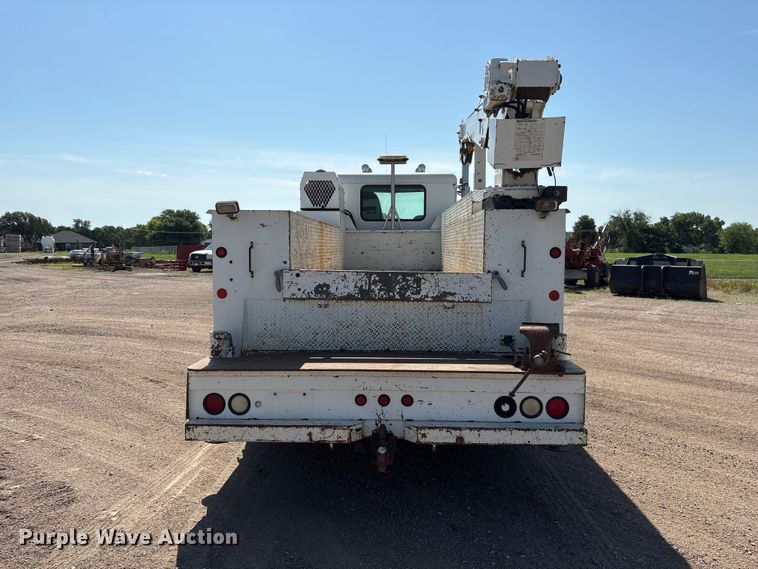image for item NM9805 2000 Peterbilt 330 Service Truck