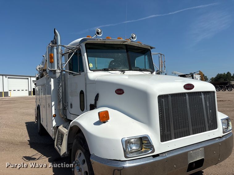 image for item NM9805 2000 Peterbilt 330 Service Truck